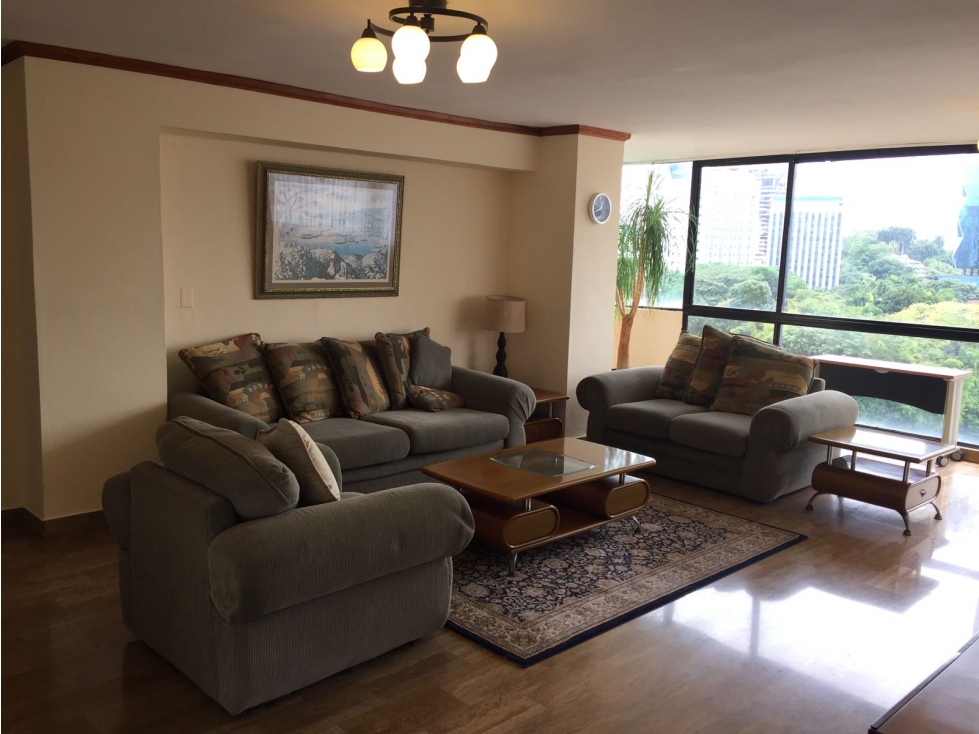 BELLA VISTA, ALQUILO APARTAMENTO AMOBLADO 148MTS2