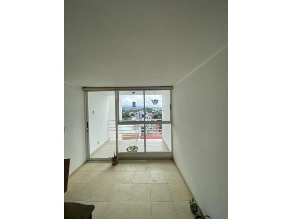 VÍA 12 DE OCTUBRE, VENDO CÓMODO APARTAMENTO DE 98MTS2 — foto 2