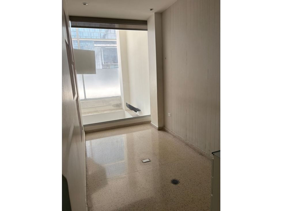 OBARRIO, ALQUILO LOCAL IDEAL PARA SALÓN DE BELLEZA 170MTS2 - 2