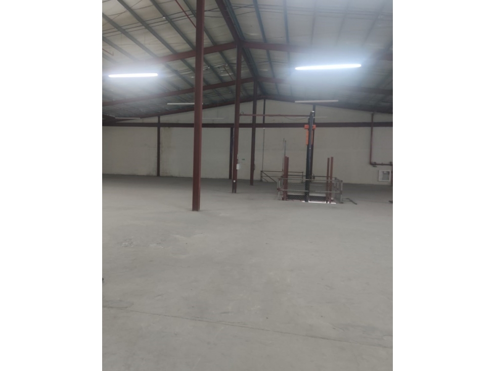 ZONA LIBRE DE COLÓN, ALQUILO GALERA DE 4,600M2 — foto 3
