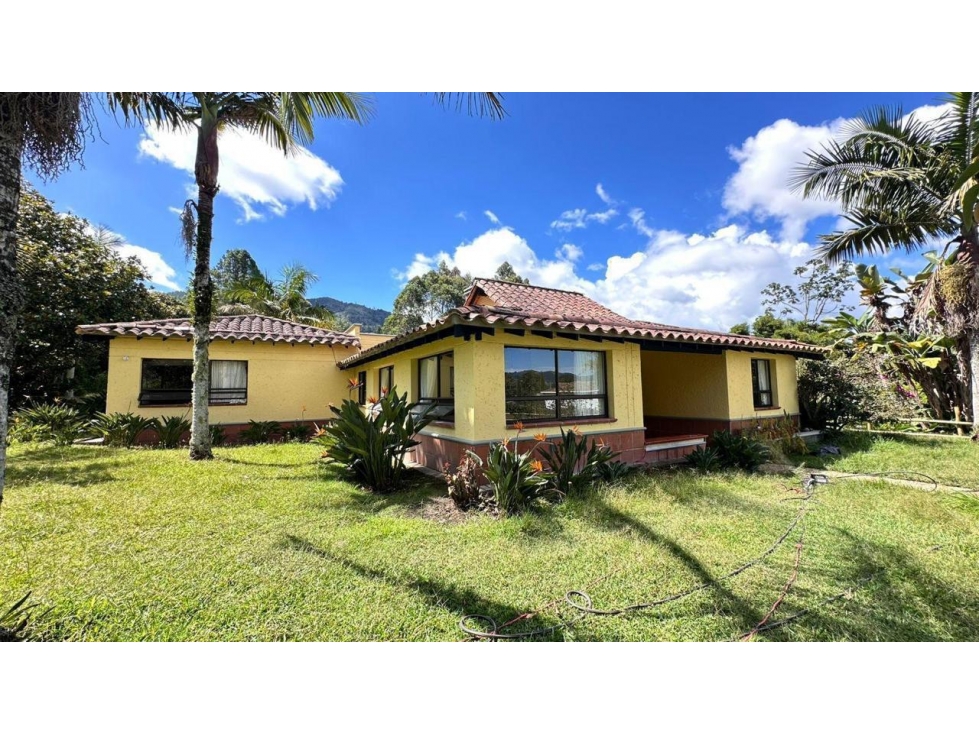 Casa campestre en arriendo en La Ceja Parcelación El Tambo