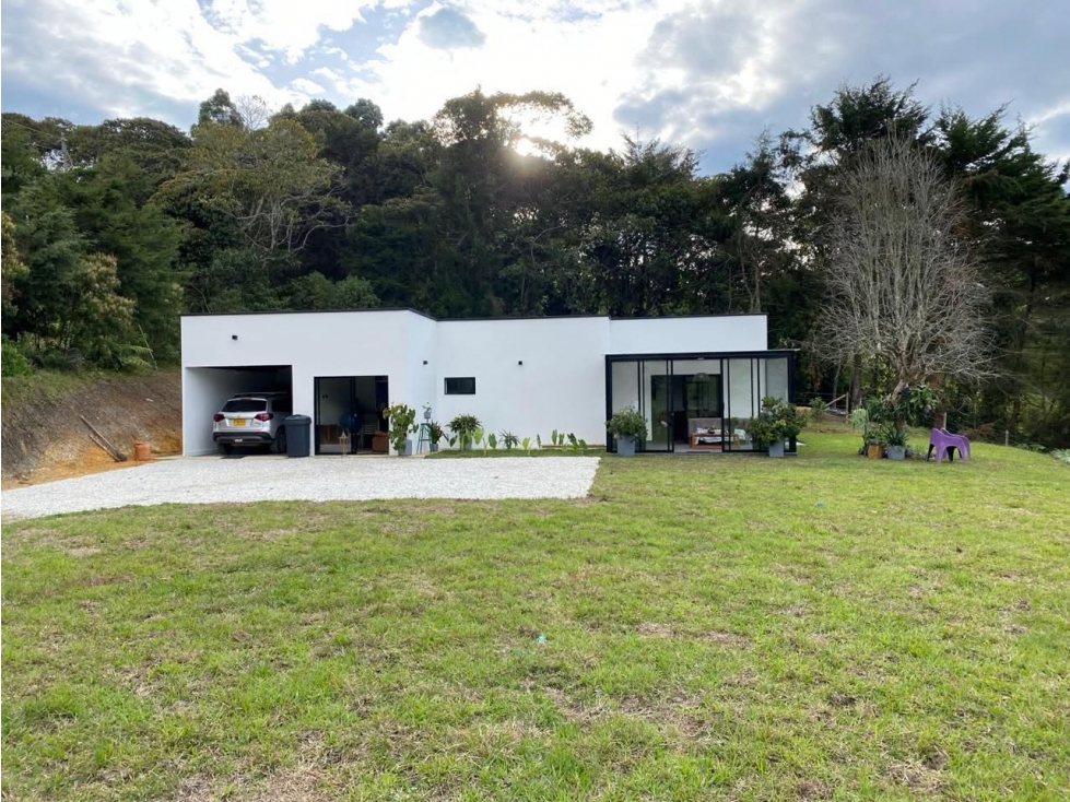 Casa campestre en venta y arriendo en Rionegro Sector San Nicolás