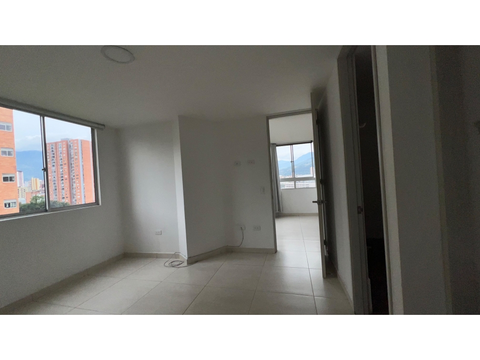 SABANETA APTO 61 MTS TRES HABITACIONES CON ASCENSOR COD.191026-01 — foto 4