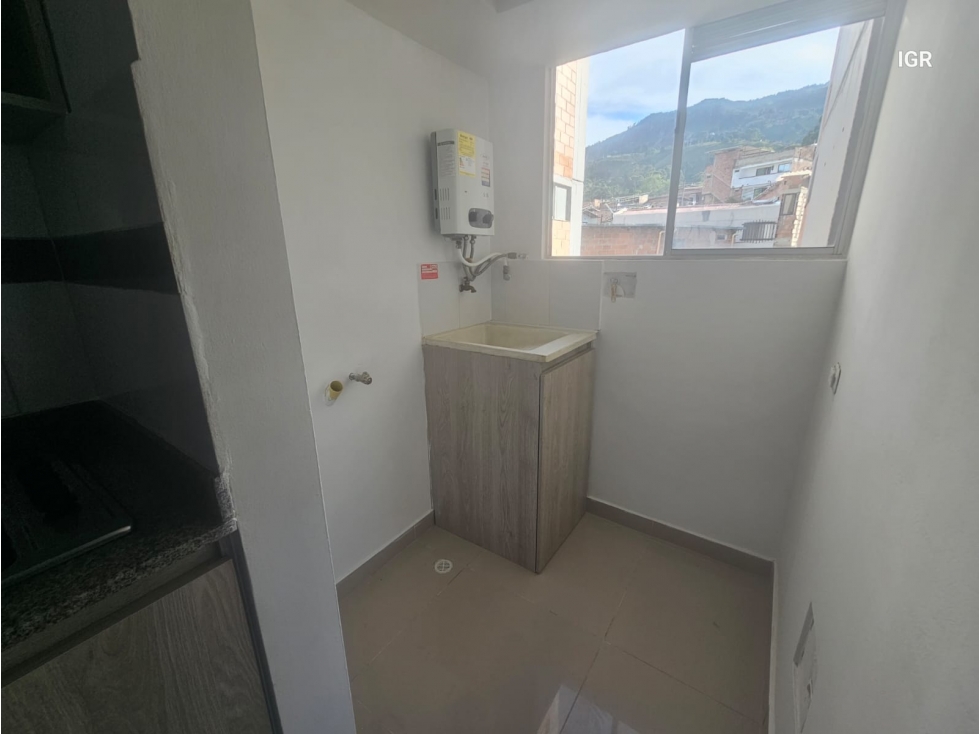 Apartamento en La Tablaza 3 Alcobas Excelente Zonas Comunes 121026-01 — foto 3