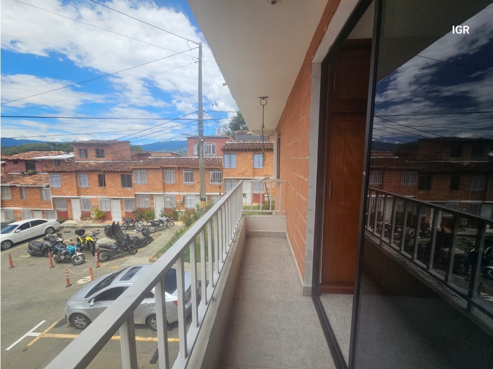 Vendo Casa Amplia y Acogedora en San Antonio de Prado 270726-02