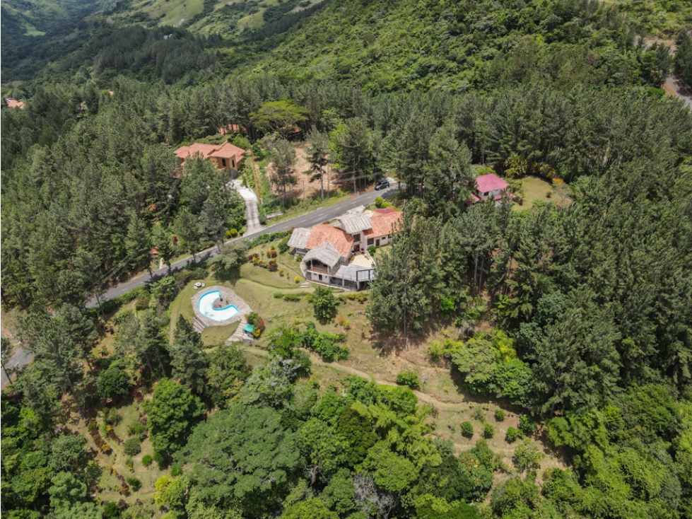 Amplia Casa De Montaña En Venta En Altos Del Maria — foto 2