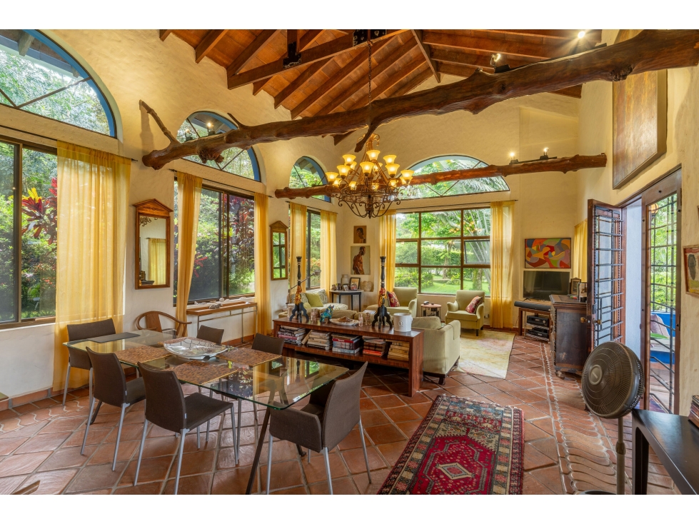 Se Vende Villa Colonial de Montaña en El Valle Panamá - 2