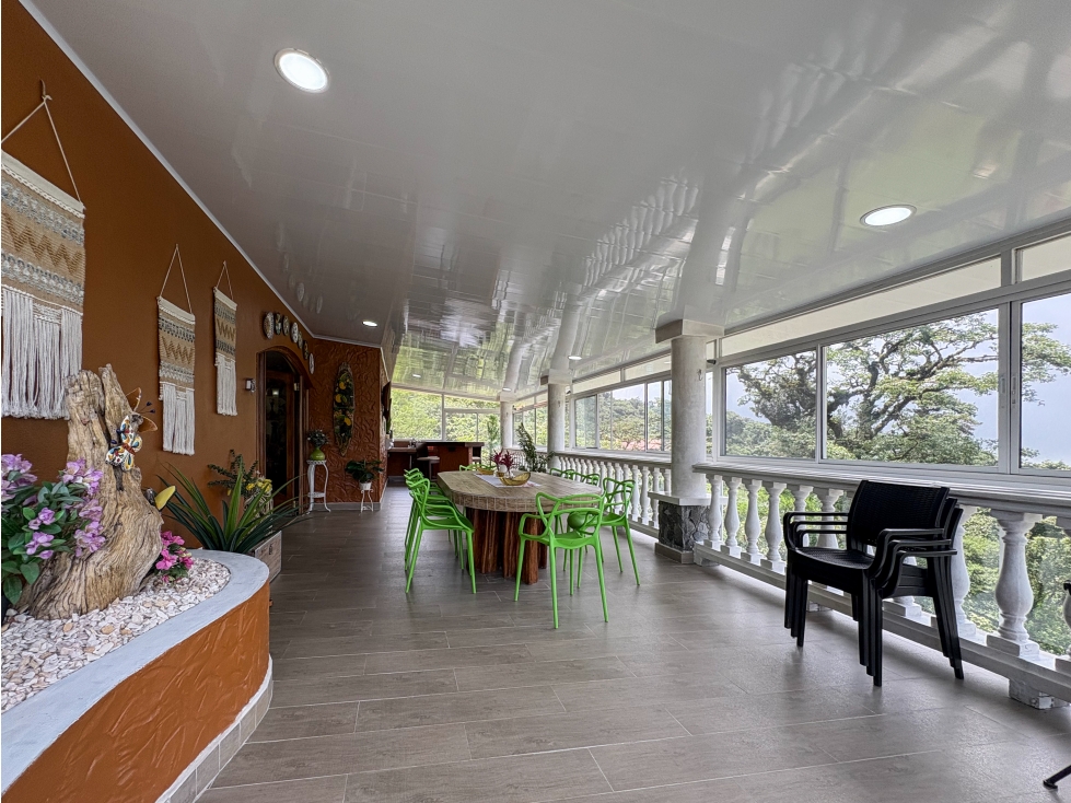 Casa privada de dos pisos en lote doble en venta en Altos del María — foto 6