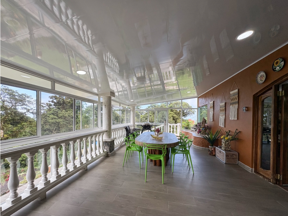 Casa privada de dos pisos en lote doble en venta en Altos del María — foto 4