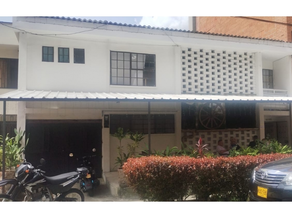 CASA LOTE EN VENTA LAURELES