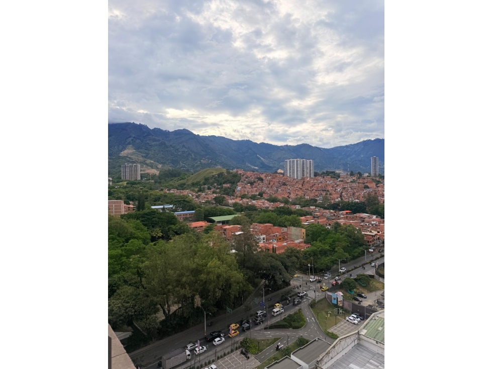 SE VENDE APTO EN DISTRITO PLAZA — foto 3