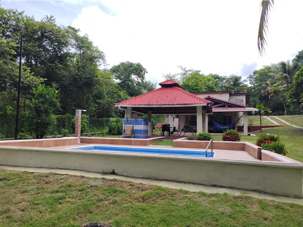 Venta de finca con casa en Cabuya