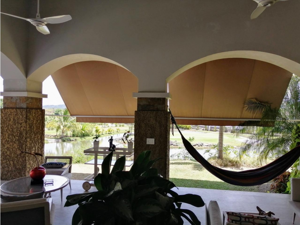 Se vende lujosa y amplia casa en Tucán Country Club - 2