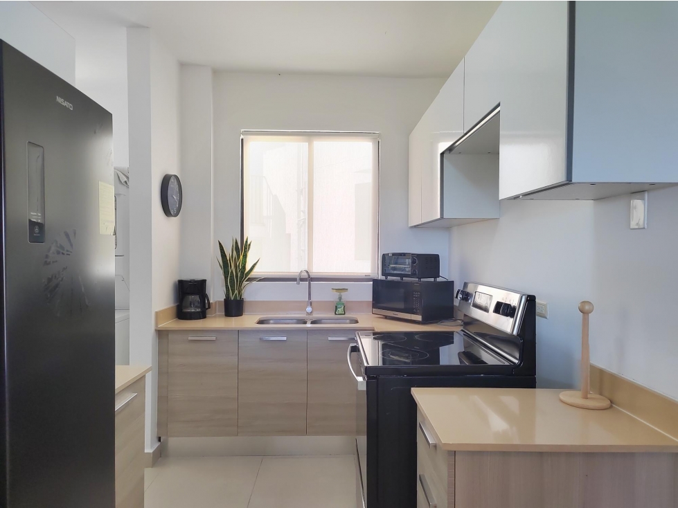 Venta de apartamento amoblado con vista al mar y club — foto 4