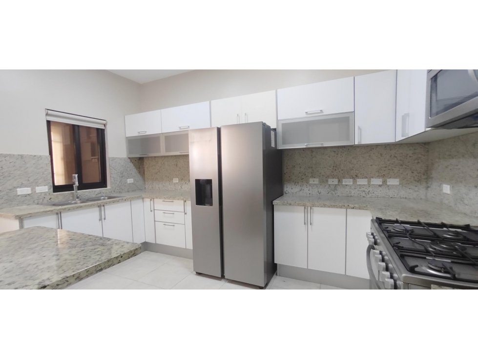 Vendo TownHome En Embassy Club para inversión — foto 5