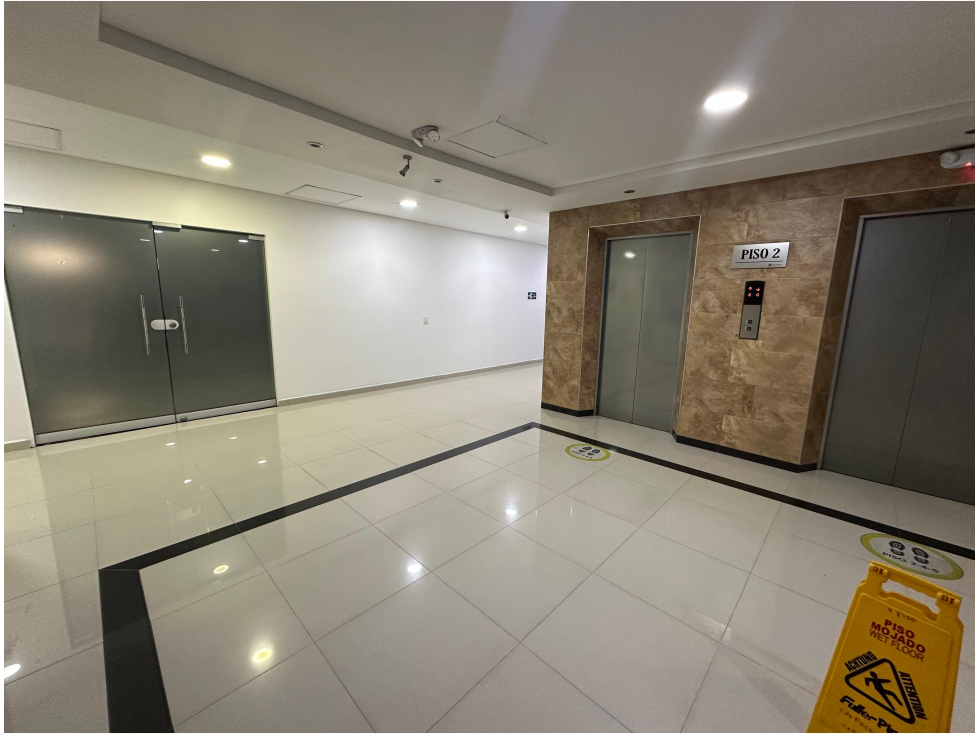 Consultorios y Oficina en Arriendo y Venta Clínica Café — foto 2