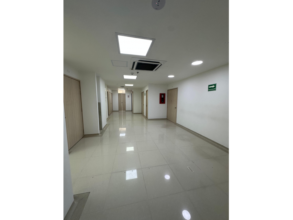 Consultorios y Oficina en Arriendo y Venta Clínica Café — foto 3