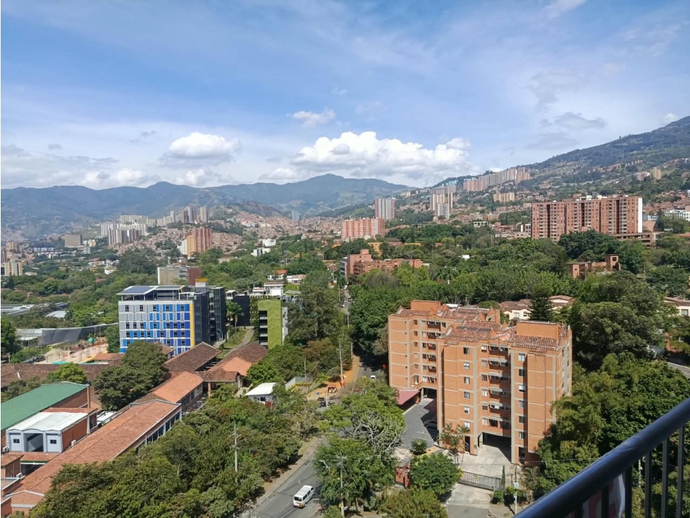 Pent-house Dúplex con Terraza de 35 m² y Vista Panorámica. — foto 6