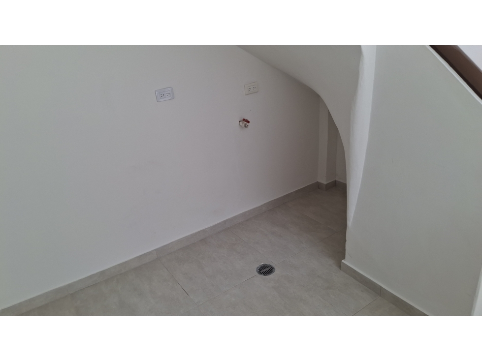 SE VENDE CASA DE 135 M2 EN EL BARRIO LOS SAUCES (PUENTE ARANDA - BTA) - 5