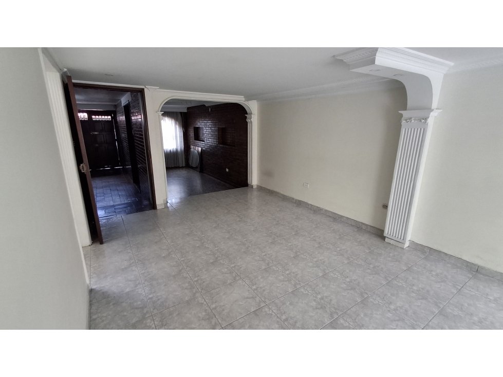 SE VENDE CASA DE 135 M2 EN EL BARRIO LOS SAUCES (PUENTE ARANDA - BTA) - 2