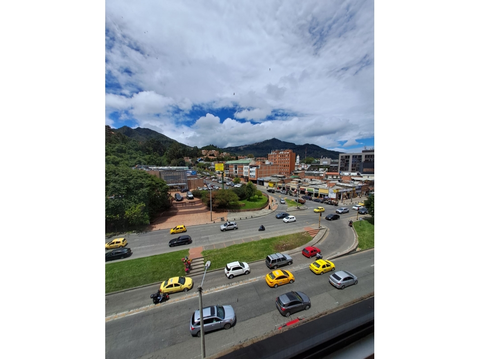 Oficina en Venta de 58.5 M2 con parqueadero Santa Barbara Nororiental - 2