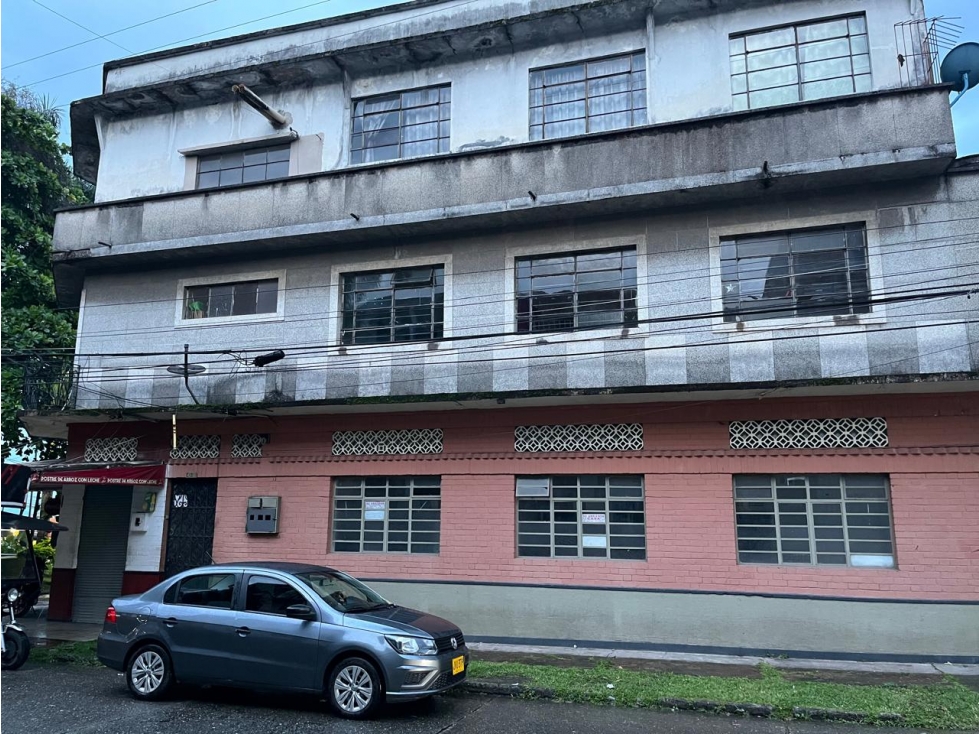 SE VENDE EDIFICIO 658 M2 EN 3 PISOS Y RENTANDO - 5