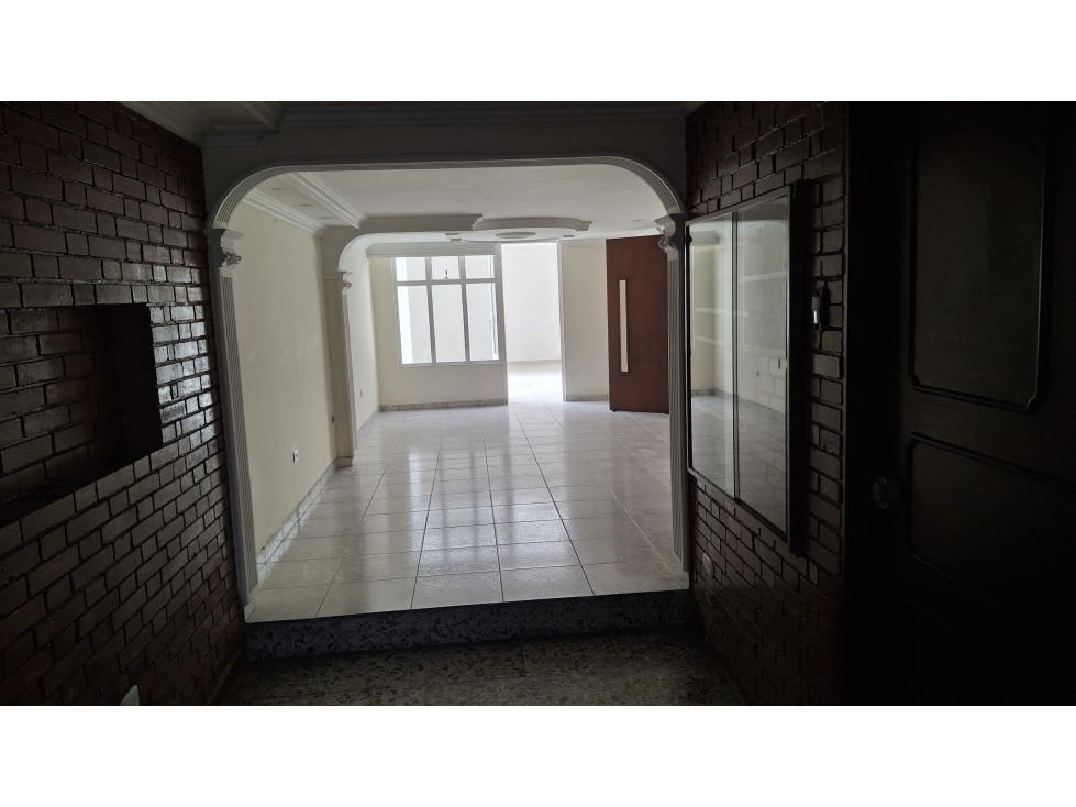 SE VENDE CASA DE 135 M2 EN EL BARRIO LOS SAUCES (PUENTE ARANDA - BTA) - 3