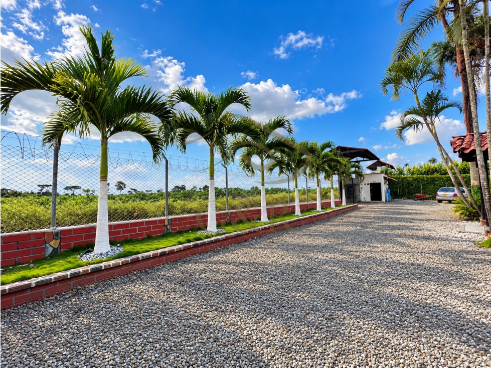 Finca Hotel En Venta / Km 6 via Armenia Al Eden / - 3