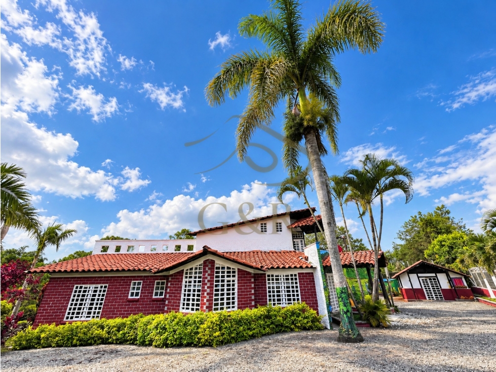 Finca Hotel En Venta / Km 6 via Armenia Al Eden / - 2