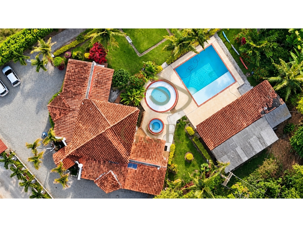 Finca Hotel En Venta / Km 6 via Armenia Al Eden / - 1