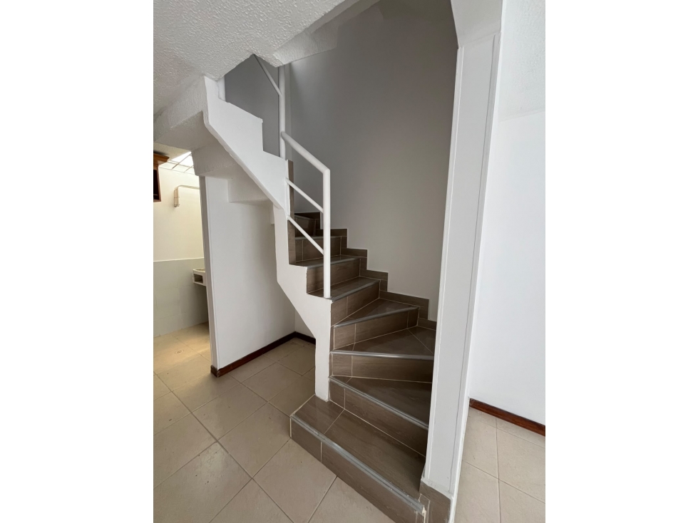 CASA EN ARRIENDO BARRIO EL TINTAL — foto 2