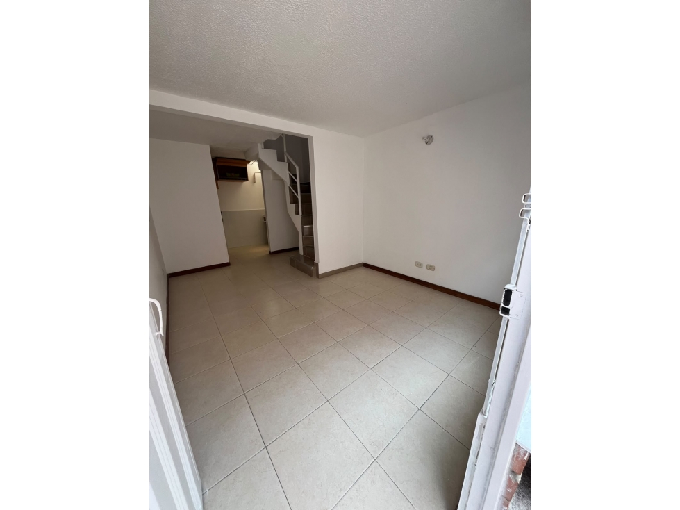 CASA EN ARRIENDO BARRIO EL TINTAL — foto 4