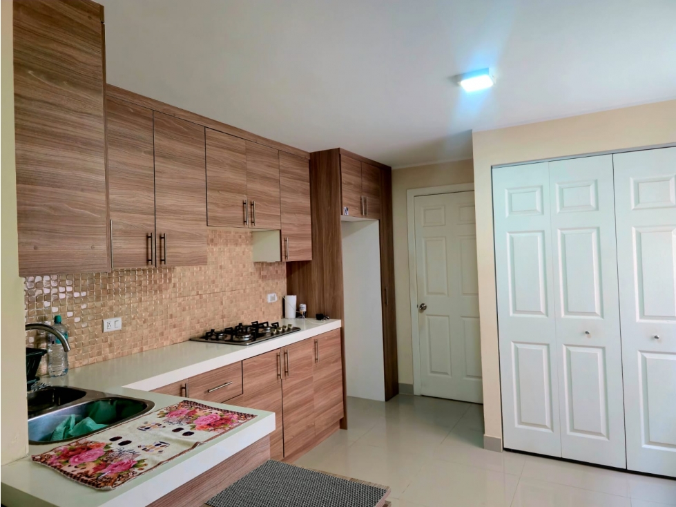 Vendo Casa dentro de urbanización Manta — foto 3