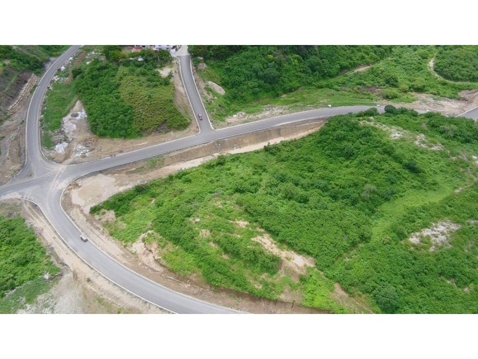 Terreno en venta en vía a Barbasquillo Manta