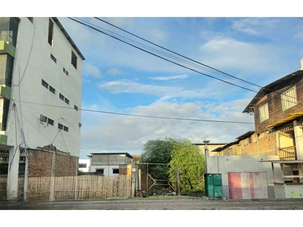 Vendo terreno en zona comercial Manta Av. 24 — foto 4