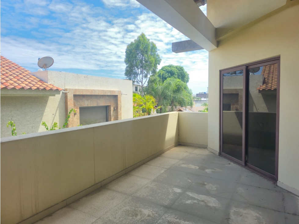 Vendo propiedad comercial en zona privilegiada sector Manta 2000 — foto 5