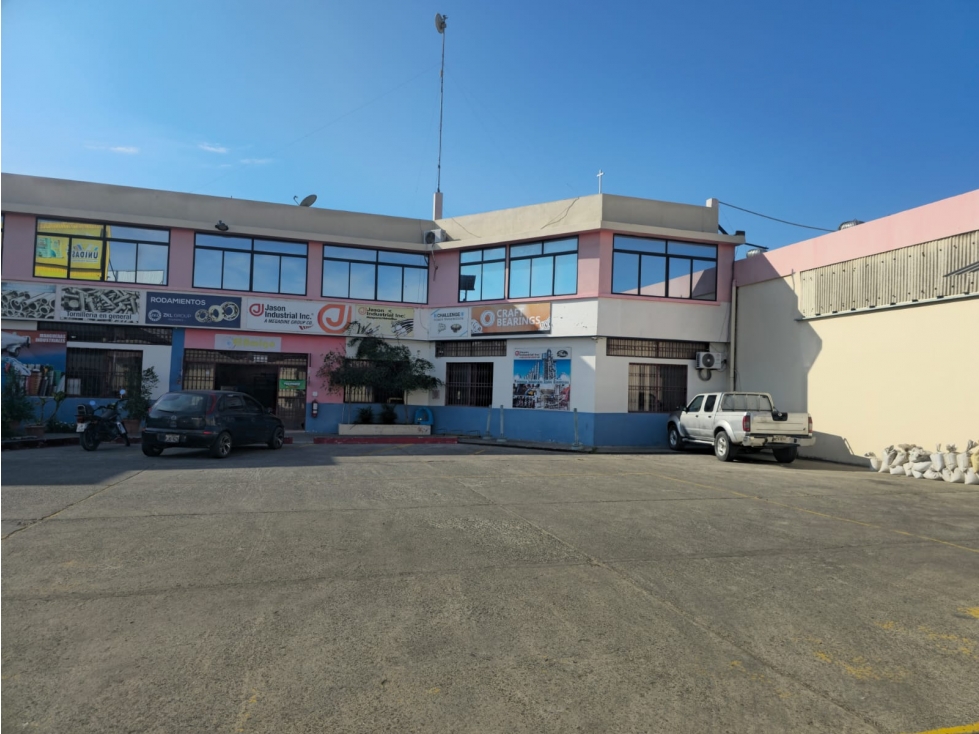En venta propiedad comercial esquinera en Manta Av113 - 5