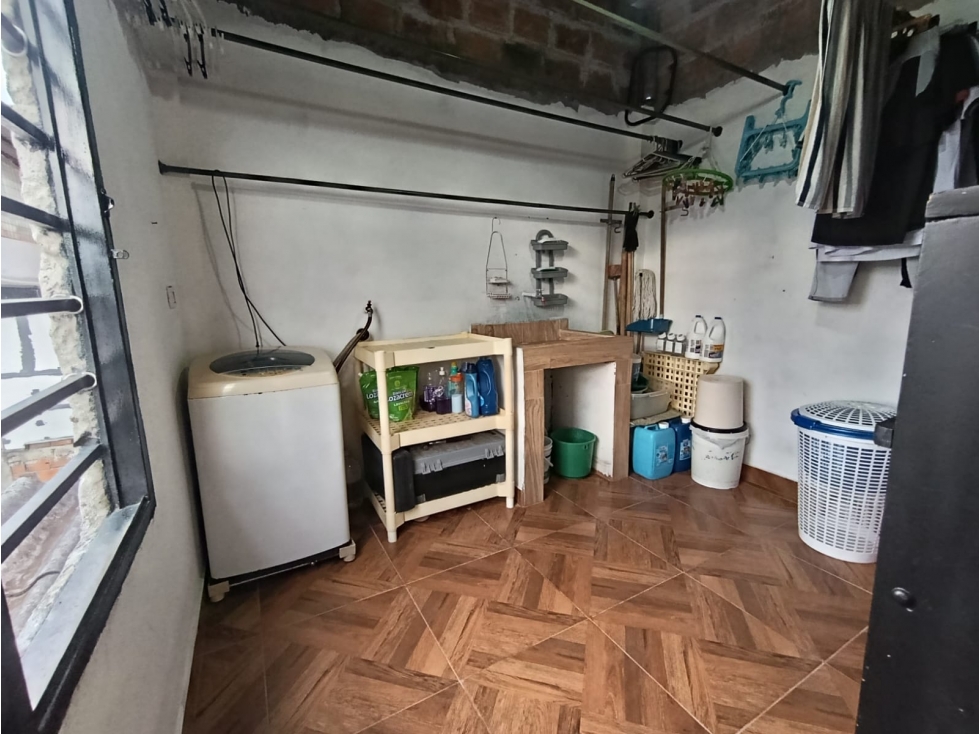 Casa con apartaestudio en venta barrio la Flora — foto 3