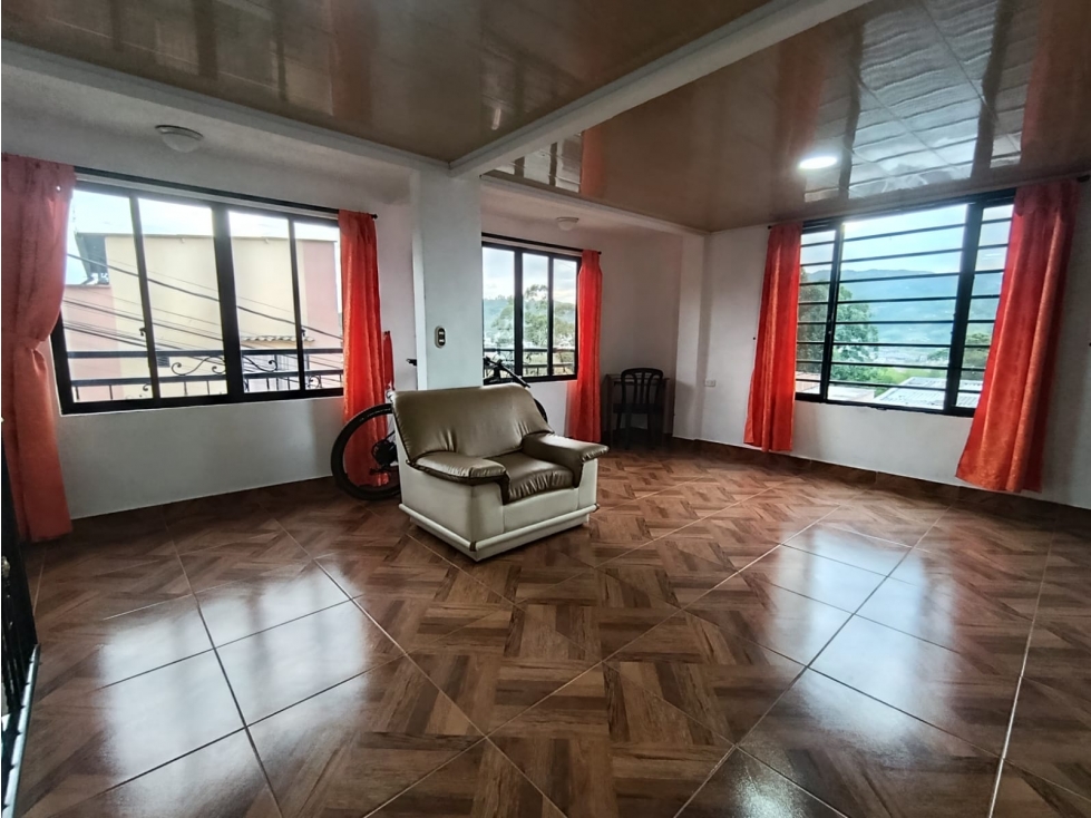 Casa con apartaestudio en venta barrio la Flora — foto 5