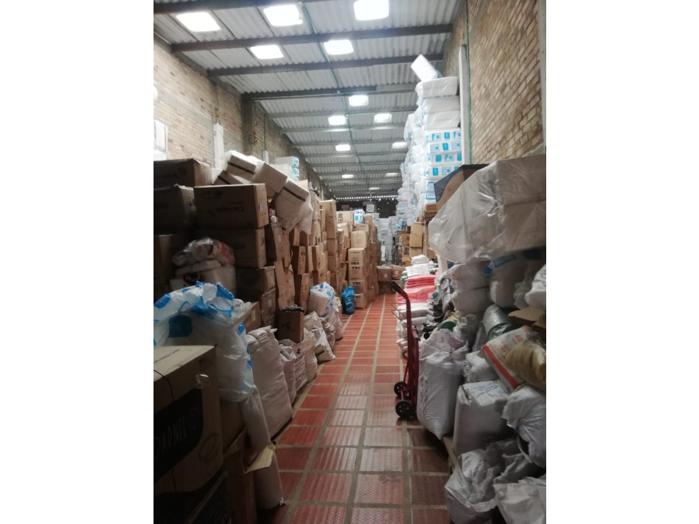 VENTA DE BODEGA CON GRAN POTENCIAL PARA NEGOCIO - 1