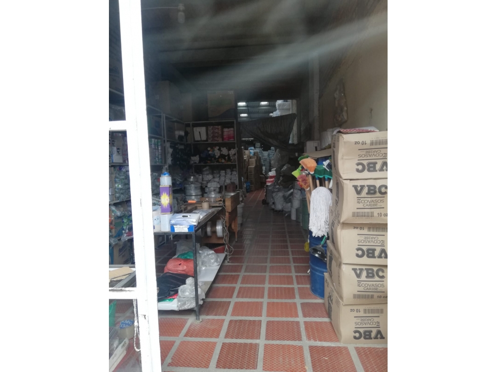 VENTA DE BODEGA CON GRAN POTENCIAL PARA NEGOCIO - 2