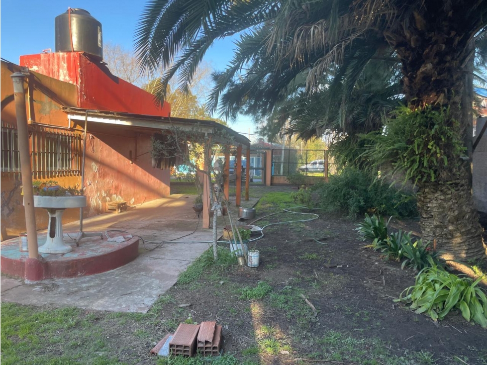 Casa con amplio lote en venta en Villa Elvira - 1