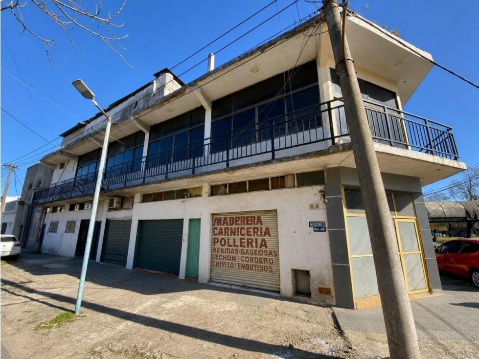BLOQUE EN VENTA DE 3 LOCALES Y SALON DE FIESTAS CON TERRAZA EN BERNAL. - 1