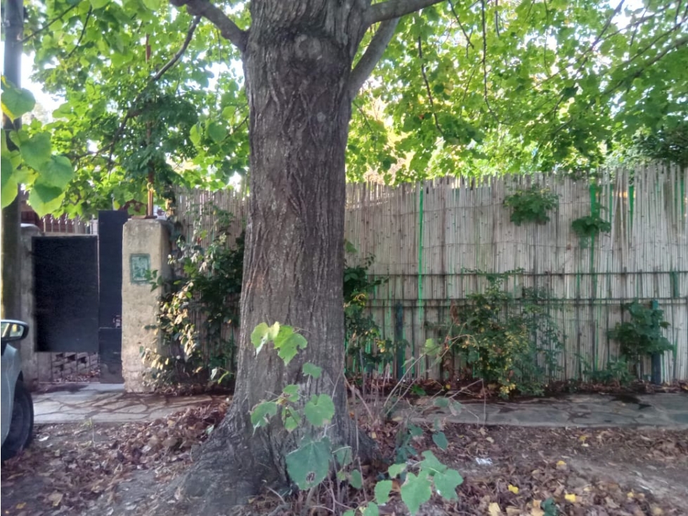LOTE EN VENTA CITY BELL CON CONSTRUCCIÓN
