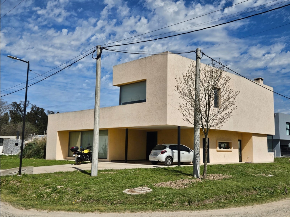 Casa en venta en el barrio ¨Las Carolinas´ — foto 2