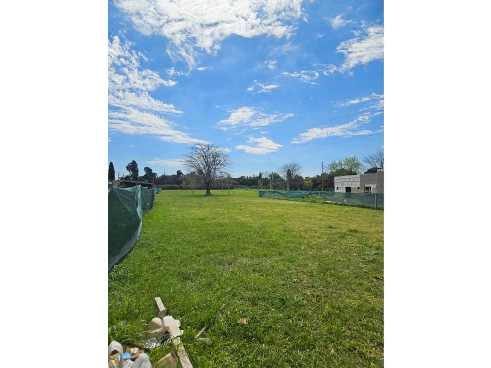 Lote en venta en el Barrio Cerrado Las Carolinas
