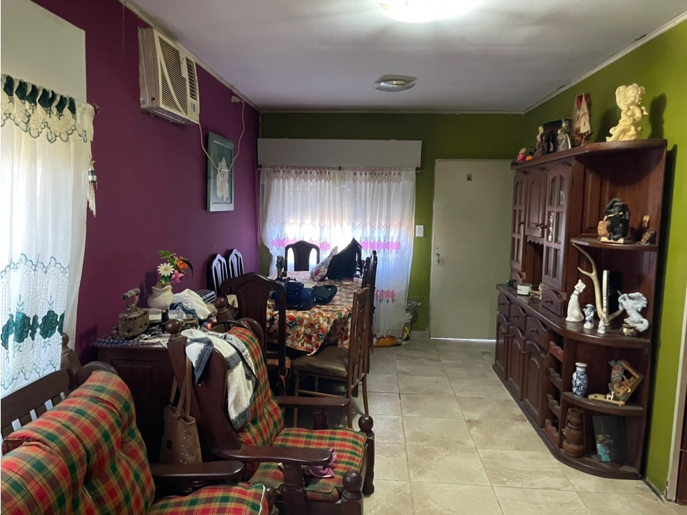 Casa en venta en Villa Elvira ubicado en 604 e 6 y 6 bis - 4