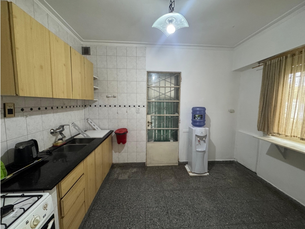 Casa en alquiler dos dormitorios con cochera La Plata - 3