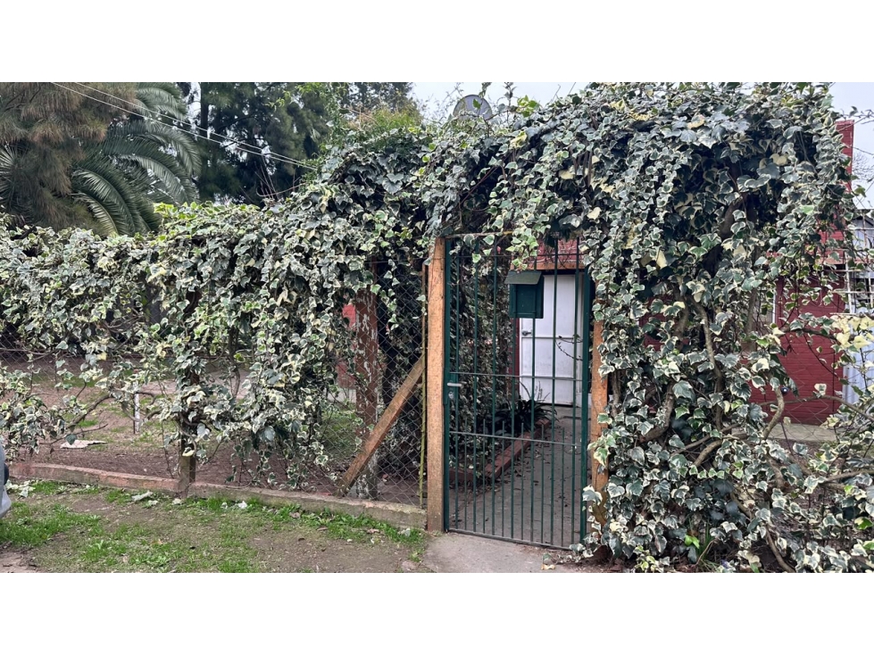 Casa con amplio lote en venta en Villa Elvira - 2