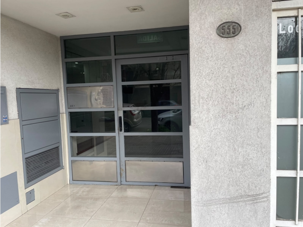 Departamento de un dormitorio en venta ubicado en 3 e 43 y 44 - 2